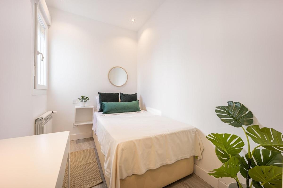 Ferienwohnung Apartamento Con Vistas En Lavapies Madrid Exterior foto